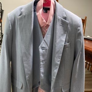Boys Nautica 3 pcs suit and a tommy pink shirt
